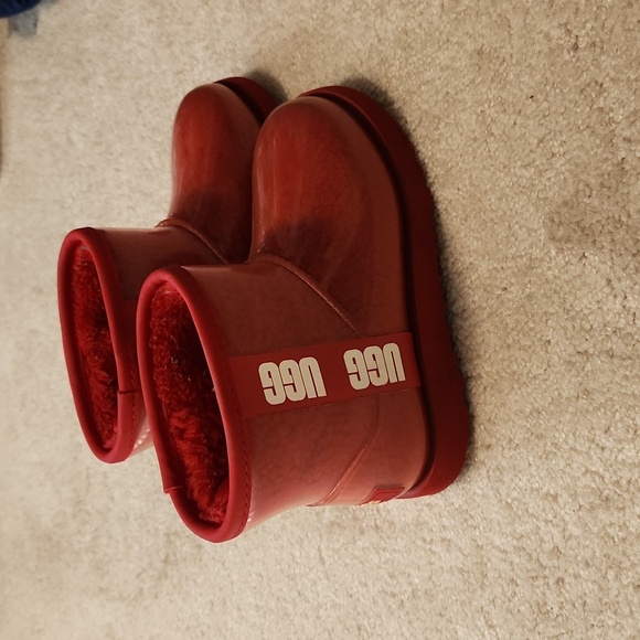 UGG girl's clear classic red mini boots - Picture 8 of 13